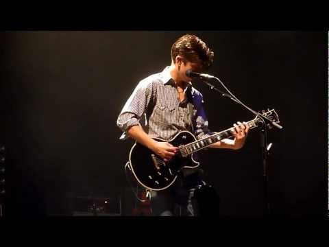 Arctic Monkeys - Introduction for 'Evil Twin', dedicated to Miles Kane [Live at The O2 - 29-10-2011]