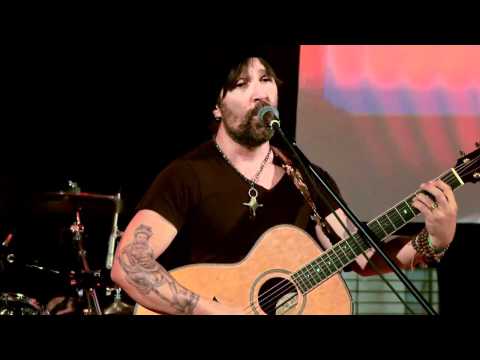 Amazon Dream - Chris Amodeo & The Modern Minds and wins "Best Upcoming Artist Award"