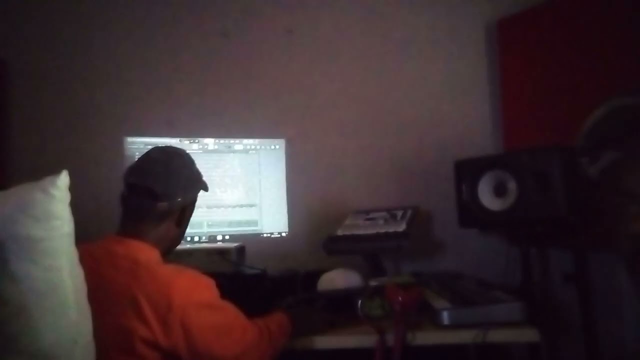 Madyisambitsi at XQ studio