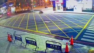 Re: [新聞] 高雄女走斑馬線遭撞！倒地再被輾「送醫