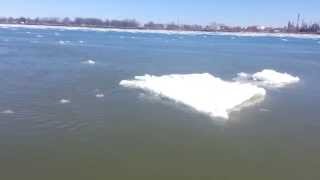 preview picture of video 'Marysville, Michigan Ice Floats Mar 30, 2014'