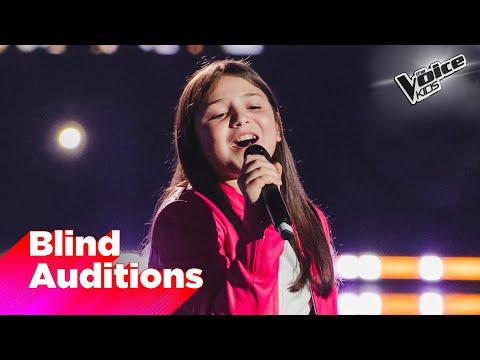 Maya e "La mia storia tra le dita" di Gianluca Grignani | The Voice Kids Italy Blind Auditions