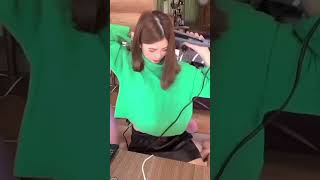 【TikTok】タイツにピンク