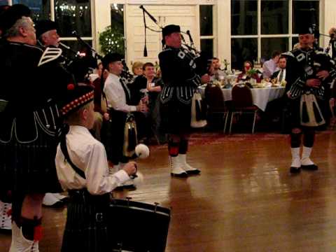 Wolf River Pipes and Drums - Burns Nicht