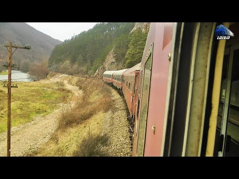 GM 64-1363-2 & IR1834 Timisoara Nord-Iasi in Defileul Crisului Repede Canyon - 13 February 2018