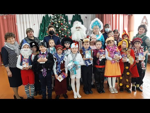 Сотрудники СУ СКР по Марий Эл поздравили детей из школы-интерната с Новым годом!