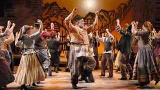 Yentl comes to America  - Di Grine Kuzine- yiddish song