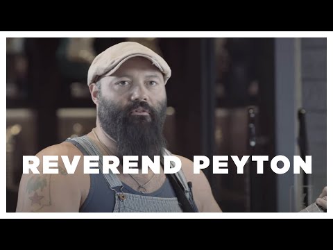 VS: Reverend Peyton on finger-style country blues guitar (S2:E20)