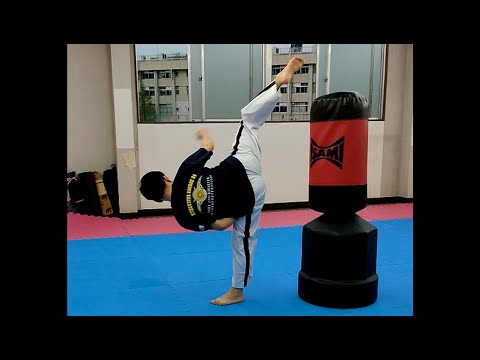 【テコンドー】中段フェイントからの上段蹴り 2020.4.18 Upper kick from the middle kick feint