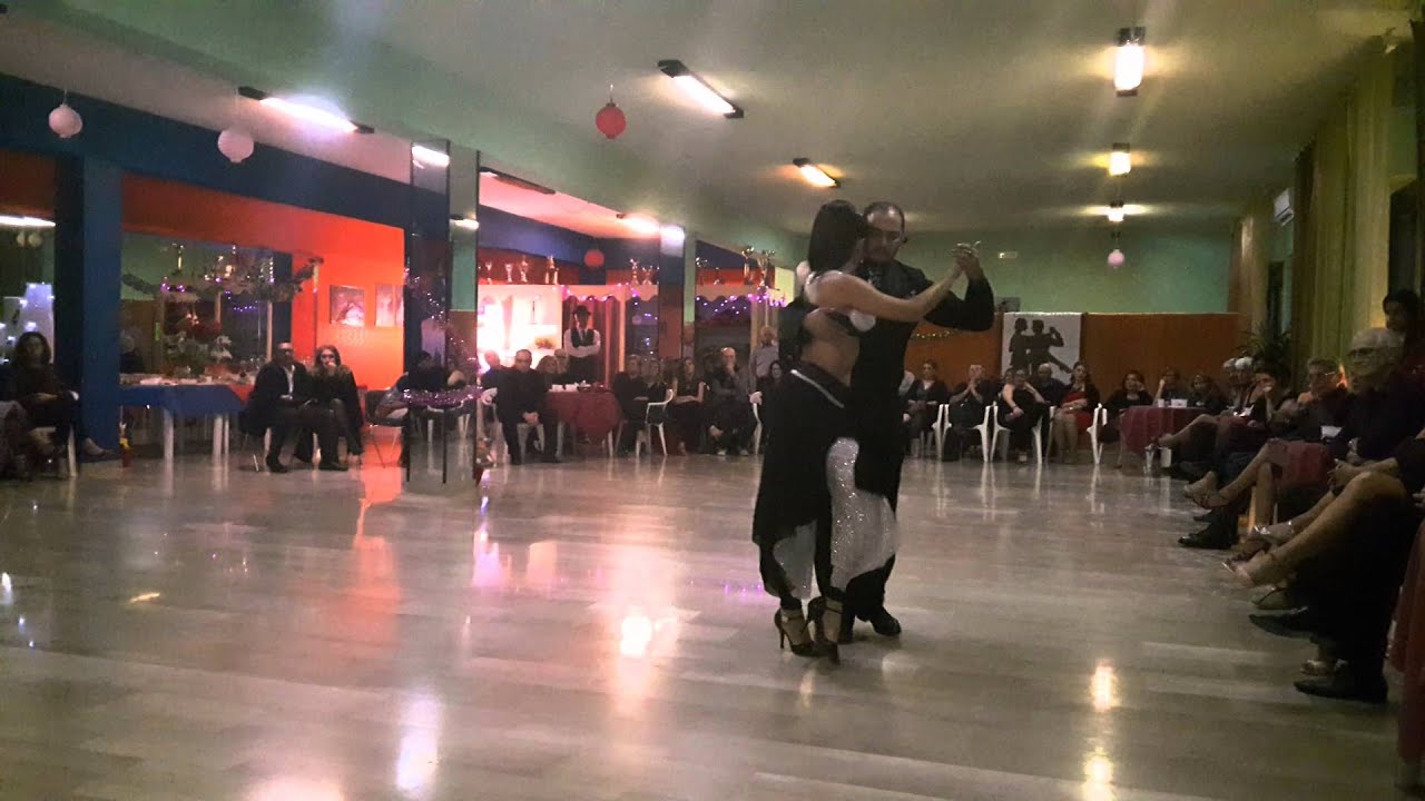 Esibizione di Nora Witanowsky y Juan Carlos Martinez  alla milonga del Valentino a Matera