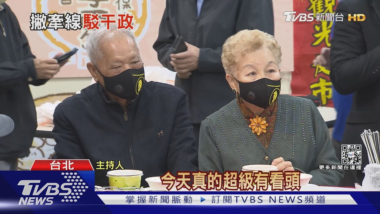 幫兒跑行程? 柯爸媽北上寧夏夜市「跑攤」