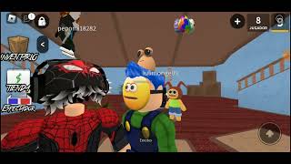 JUGANDO MM2
