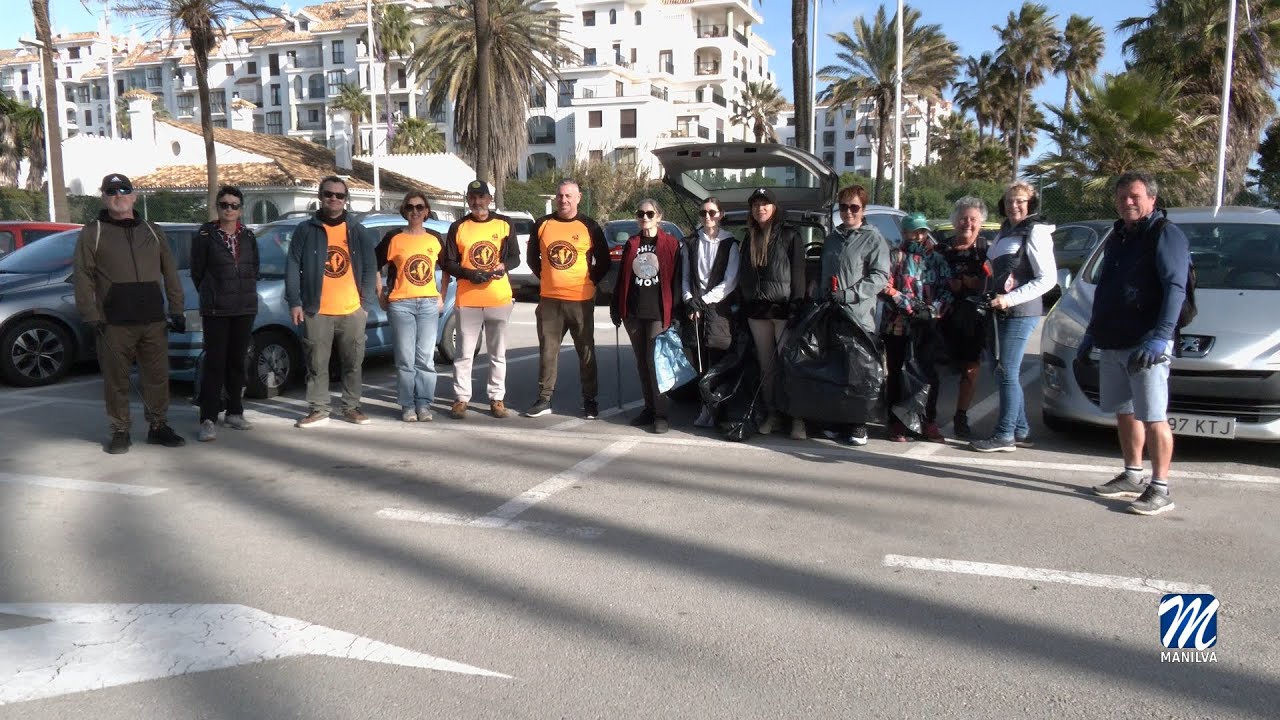 Jornada voluntaria de limpieza en la playa