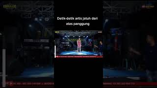 Download lagu artis dangdut jatuh dari panggung mp3