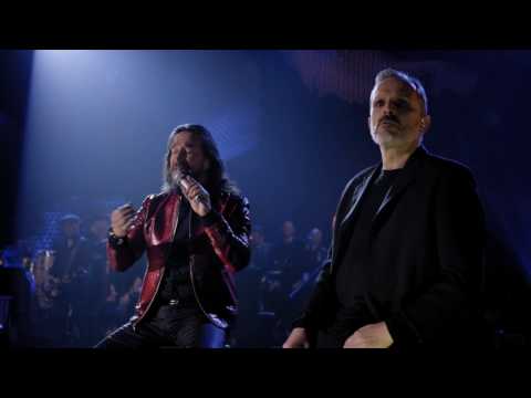 Miguel Bosé y Marco Antonio Solís Interpretan a Dueto "Olvídame Tú"