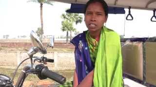 preview picture of video 'Female Rickshaw Drivers in India'