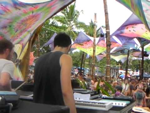 ESCAPE INTO Live @ Terra em Transe Festival (01/01/2013)