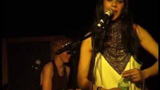 Bat For Lashes - The Wizard (Live)