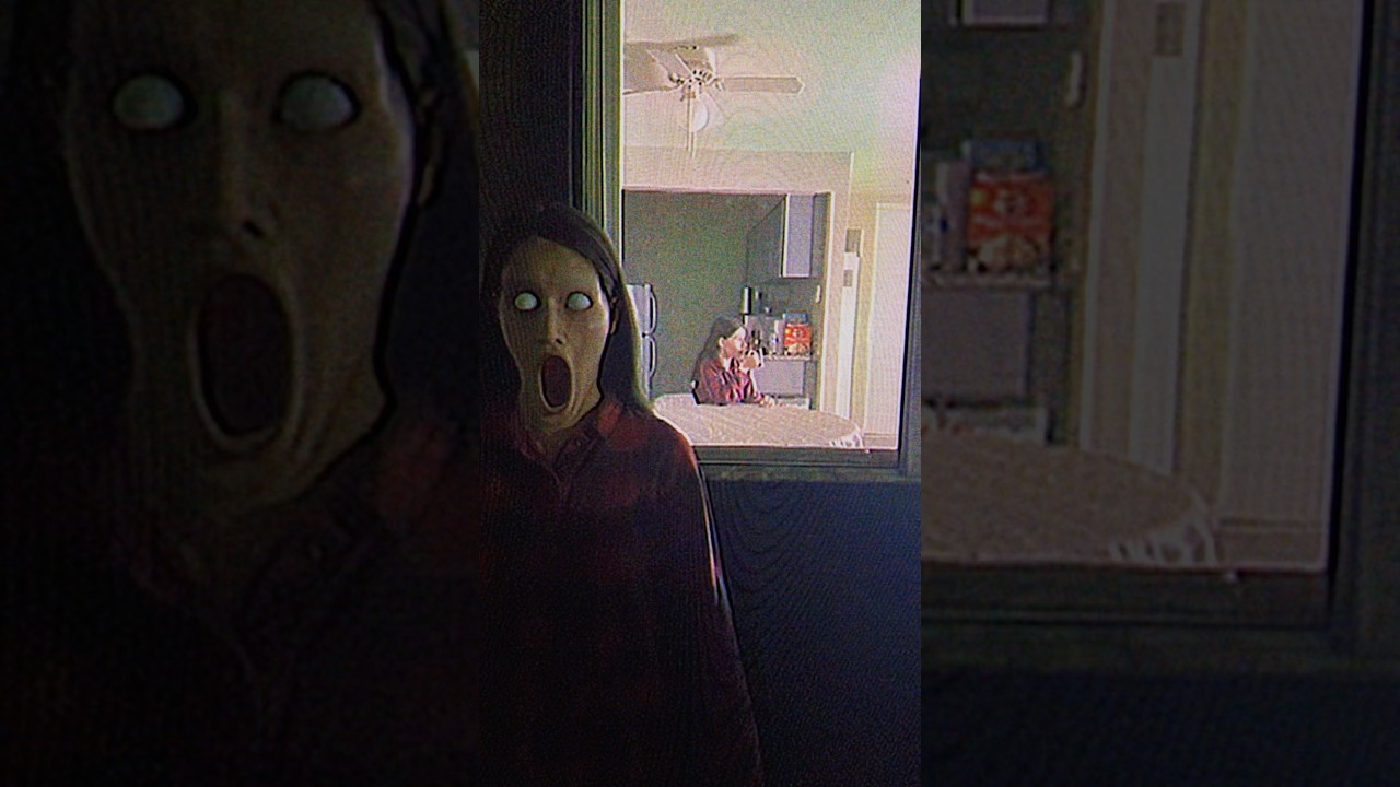 Don’t look outside #weirdcore #analoghorror #mandelacatalogue #alternates #uncanny #uncannyvalley