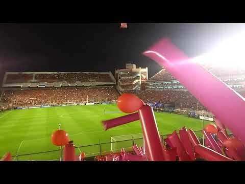 "Recibimiento Independiente 2 vs Flamengo 1 COPA SUDAMERICANA 2017" Barra: La Barra del Rojo • Club: Independiente