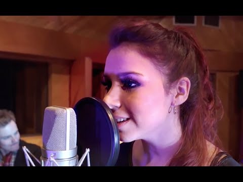 dew - Me Estoy Enamorando ft. Andrea Grazzia (Video Oficial)