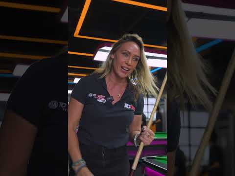 World Tour drivers try 8-ball pool! 🎱