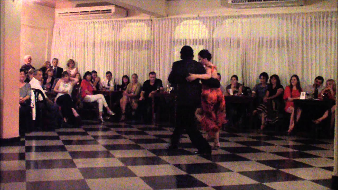 4 de 4- Silvina Machado y Héctor Corona en Milonga Nostalgias, Santa Fe