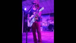 Craig Wayne Boyd singing "You Look So Good In Love