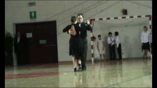 preview picture of video 'Luisa e Erik nel Tango Argentino a Tolmezzo il 15-11-2009'