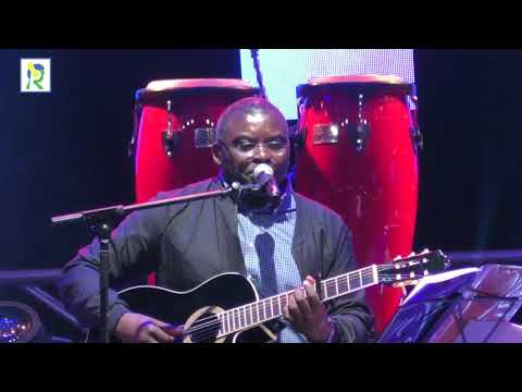 Byumvuhore yandikishije amateka mugitaramo cyamarangamutima menshi