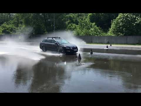 4 hodiny Škola smyku