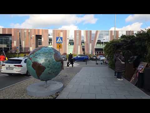 Walking Tour - Warsaw 4K UHD | Elektrownia Powiśle and... surrounding area.