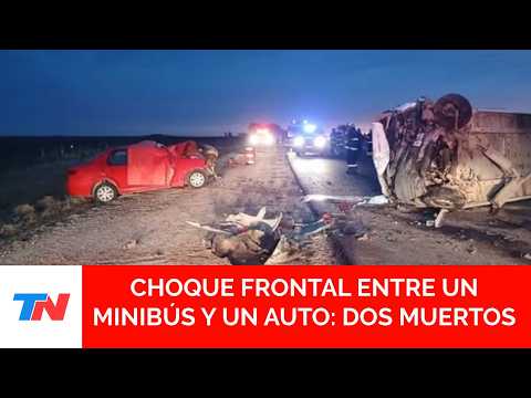 Un micro que llevaba a un equipo de fútbol femenino chocó de frente con un auto: hay dos muertos