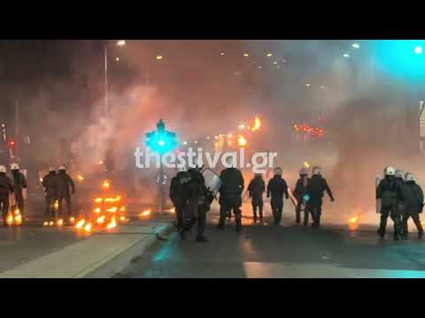 Θεσσαλονίκη: Επίθεση με μολότοφ σε διμοιρία των ΜΑΤ, 18 προσαγωγές