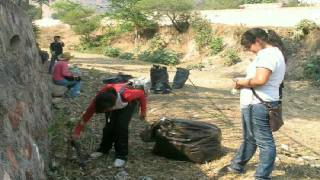 preview picture of video 'Recolección de Basura y Reciclaje'