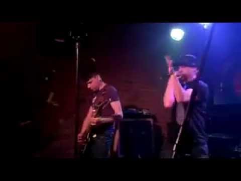 Lila Rost in der Destille