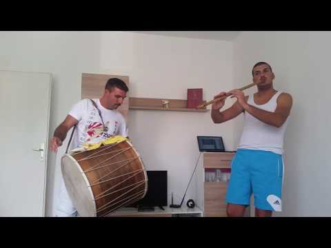 Mori chupi - kosturchanki..... sviririme prv pat.... :)