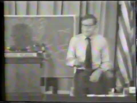 9 pigeon holes - Irving Younger