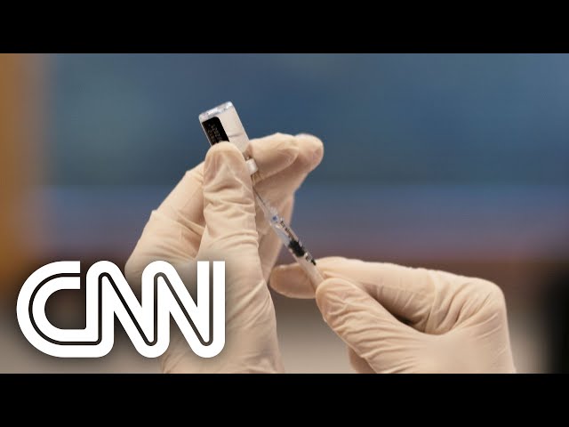Infectologista: 'Substituir tipo de vacina na 3ª dose gera resposta imune maior' | CNN Sábado