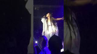 LEAVE ME LONELY - Ariana Grande Buffalo