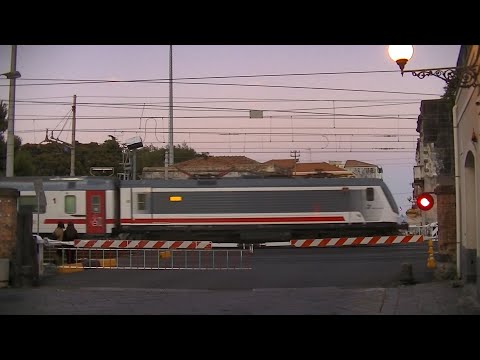 Spoorwegovergang Giarre-Riposto (I) // Railroad crossing // Passaggio a livello
