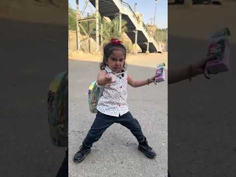 ‏لما بسنت تلاقي فلوس وتعمل شبح على صاحبها😳😂￼