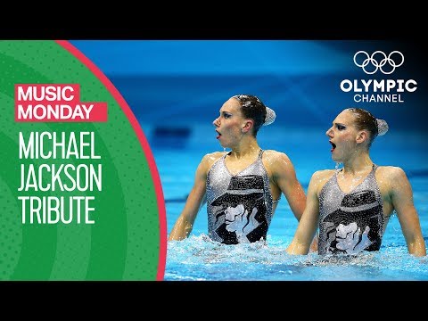 Synchronized Swimmer Duet Gives Tribute to Michael Jackson