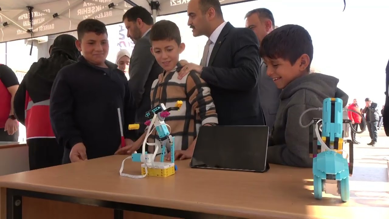 KIRSALDA YÜZLERCE ÖĞRENCİ BİLİMLE BULUŞTU