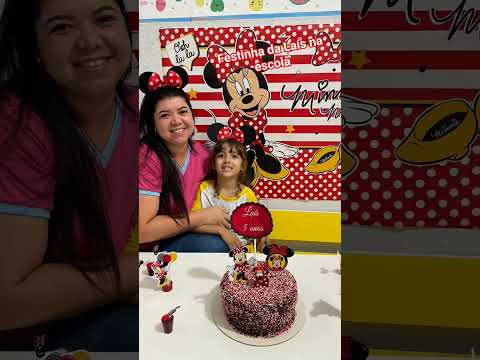 a festinha de 5 anos da Laís na escola