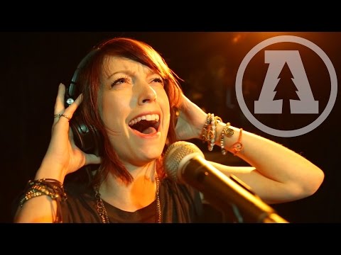 Sister Sparrow & The Dirty Birds - Sugar | Audiotree Live