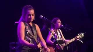 Maddie &amp; Tae - Waitin&#39; On A Plane