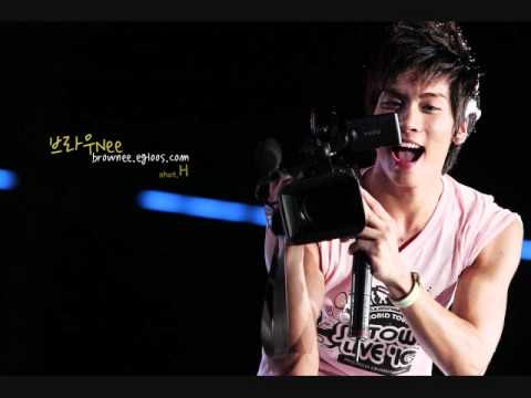 100826 - Sukira (Jonghyun singing Wheesung's "Insomnia")