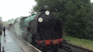 preview picture of video 'Locomotive No. 925 Cheltenham leaving Alton station, Watercress Line, Hampshire.'