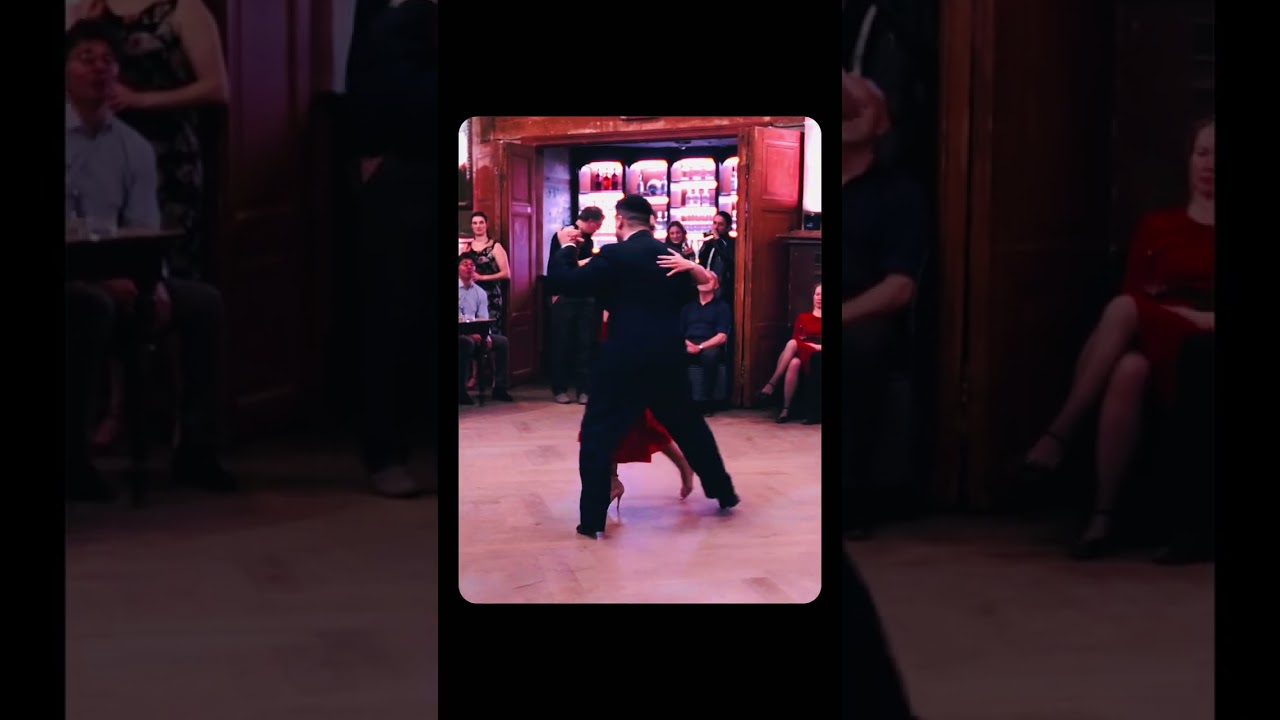 Tango dance.D'Arienzo - Ariel Taritolay & Cornelia Roy